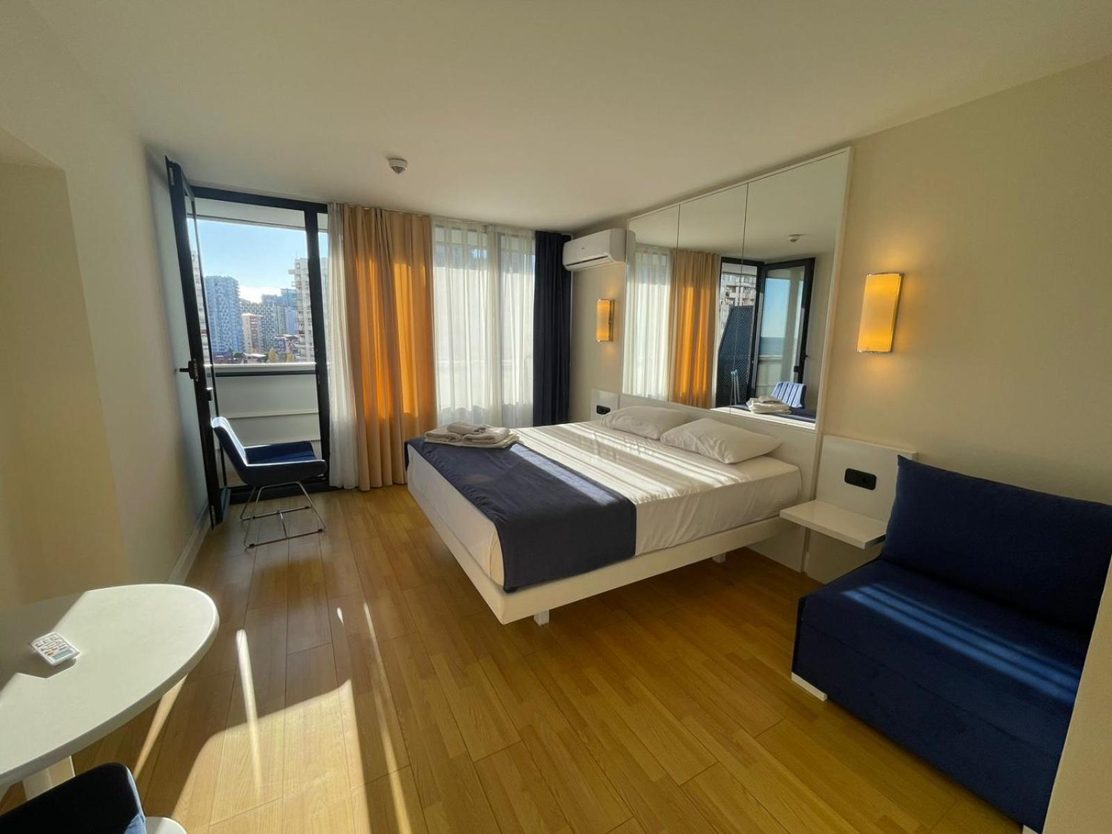 Suites Orbi City Aparthotel Batumi Exterior foto