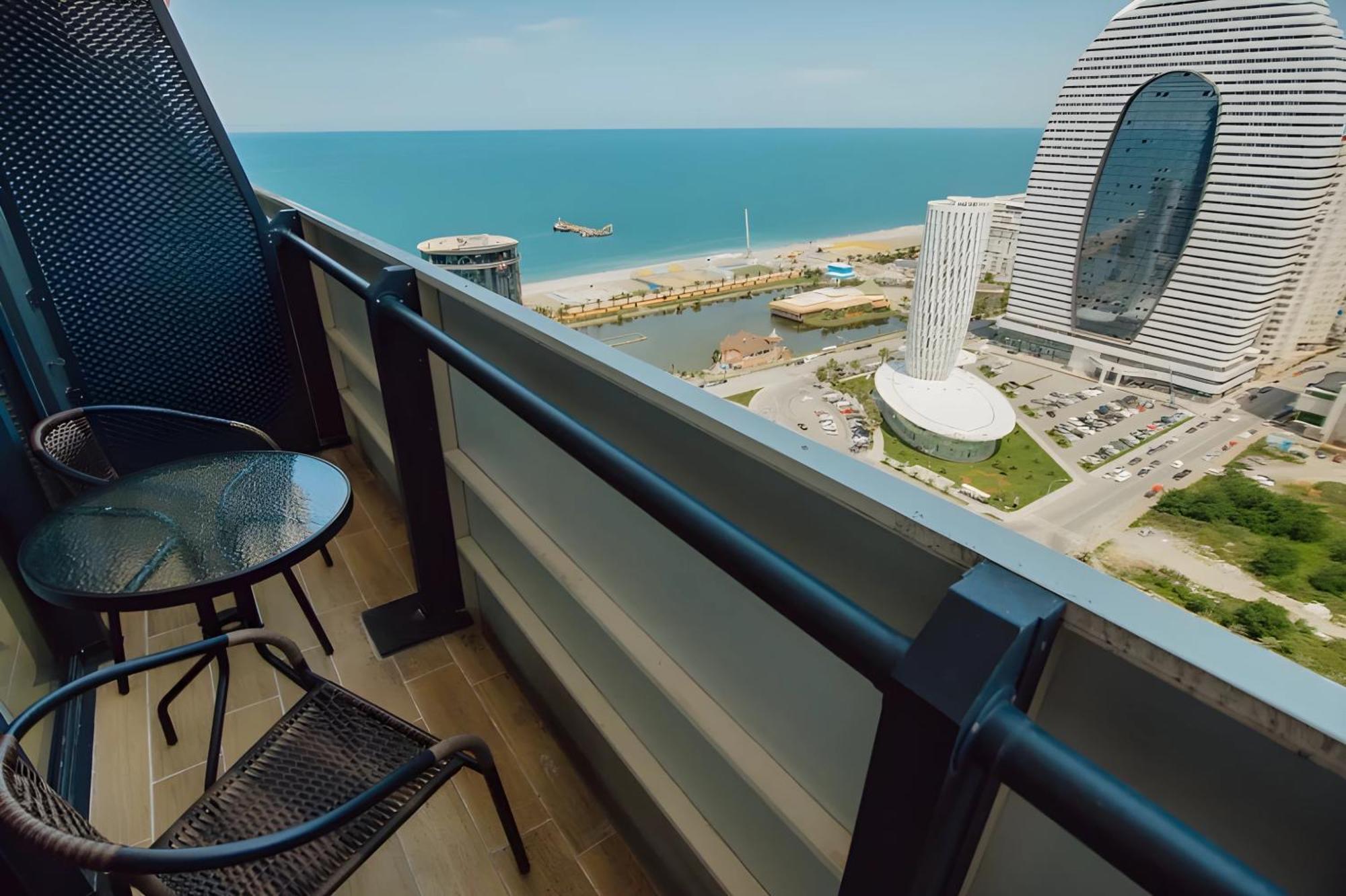 Suites Orbi City Aparthotel Batumi Exterior foto